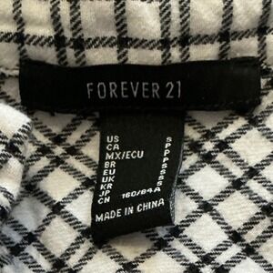 Forever 21‎ Black White Plaid Button Up Shirt Long Sleeve Womens Size S